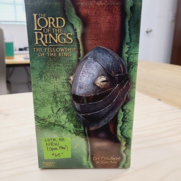 Sideshow WETA Lord of the Rings ORC Crowfaced HELM LOTR FOTR 1:4 Scale **NEW** - Picture 1 of 8